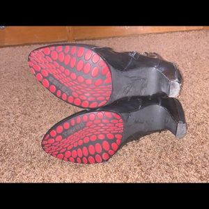 Gorgeous! Heeled Boots!